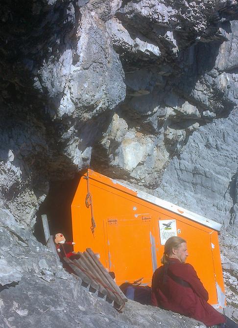 Vor der Biwakschachtel, Watzmann Ostwand